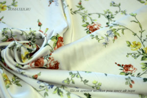 Ткань для халатов Армани шелк мелкая роза цвет айвори